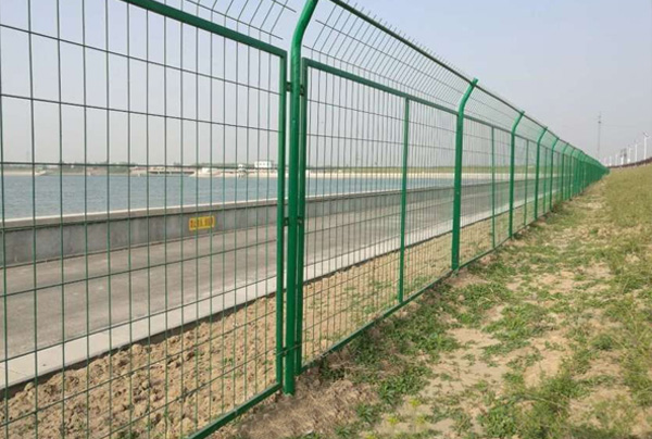 盐城护栏网厂.jpg